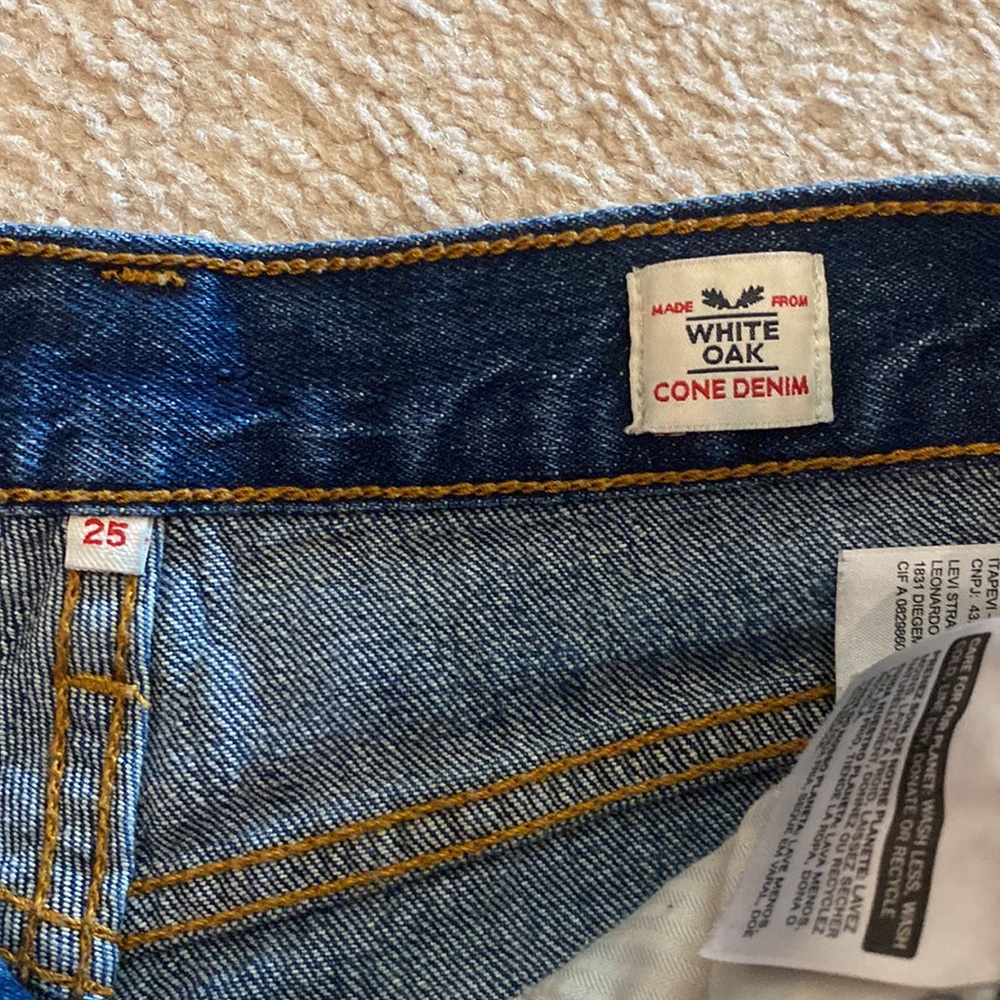 Levi High Rise denim shorts - Picture 4 of 4
